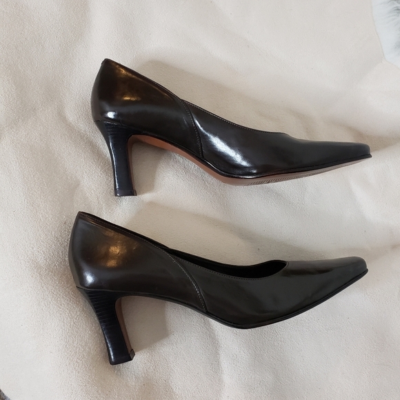 Vintage Cole Haan Leather Dark Brown Walking Heels Pristine Designer Luxury - Picture 7 of 13